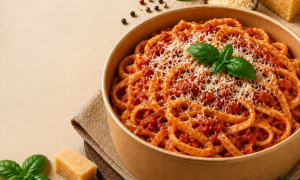 NAPOLİTAN SOSLU FETTUCCİNE