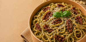 PESTO SOS & KURUTULMUŞ DOMATESLİ FETTUCCİNE